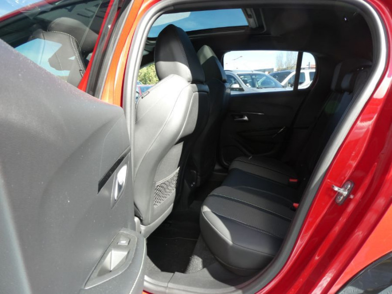 Photo 18 de l'offre de PEUGEOT 208 II 1.2 PureTech 100 BVM6 GT Toit Pano ADML Radars à 15450€ chez Mérignac auto