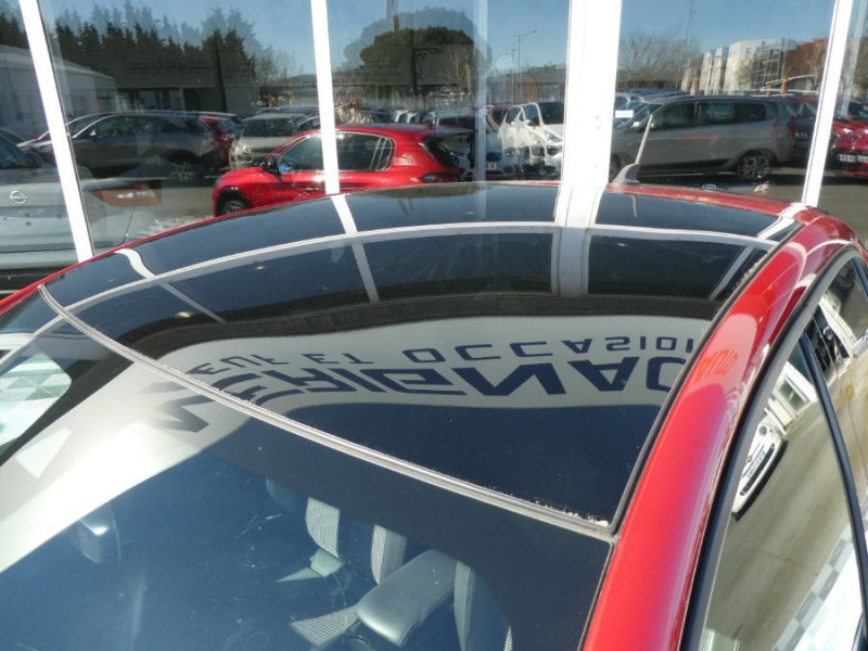 Photo 33 de l'offre de PEUGEOT 208 II 1.2 PureTech 100 BVM6 GT Toit Pano ADML Radars à 15450€ chez Mérignac auto