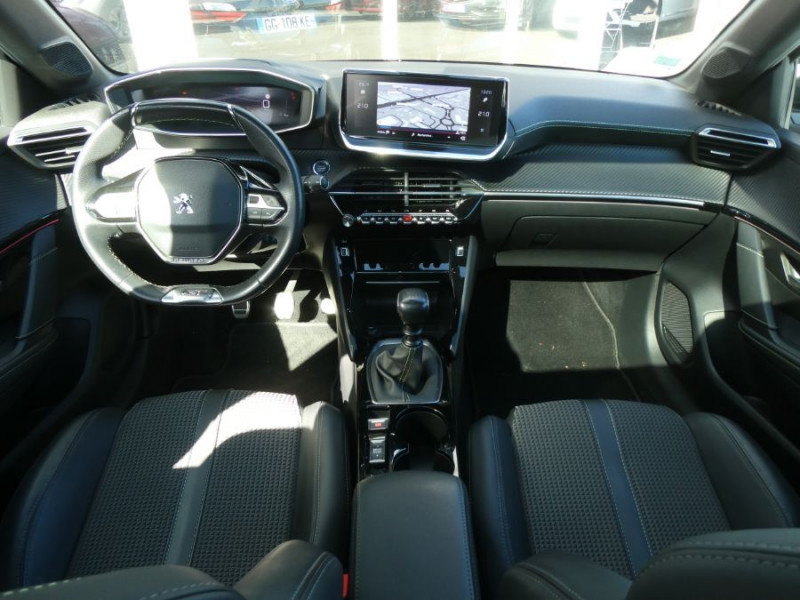 Photo 16 de l'offre de PEUGEOT 208 II 1.2 PureTech 100 BVM6 GT Toit Pano ADML Radars à 15450€ chez Mérignac auto