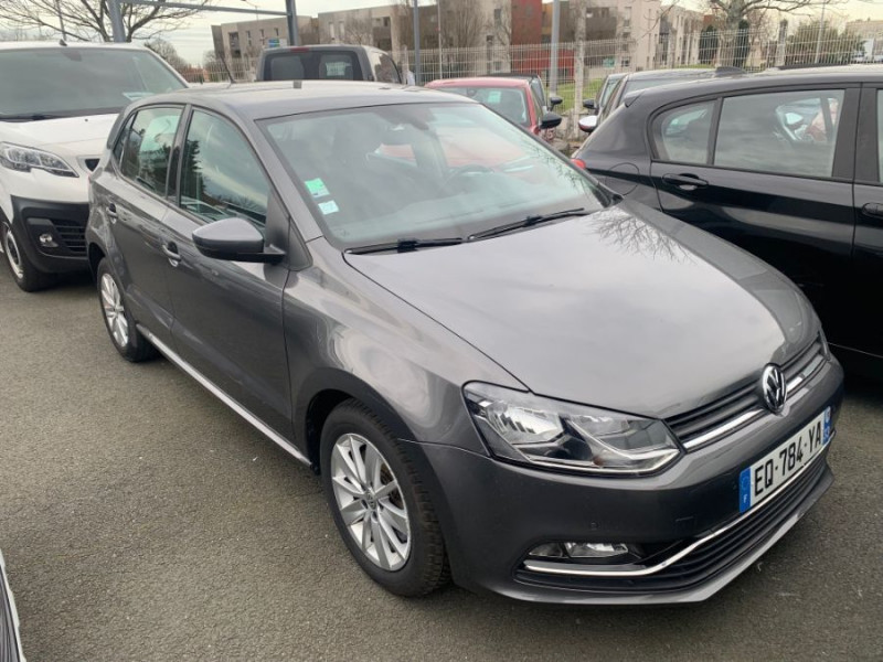 Photo 2 de l'offre de VOLKSWAGEN POLO V 1.2 TSI 110 BVM6 CARAT GPS Radars App Connect à 13450€ chez Mérignac auto