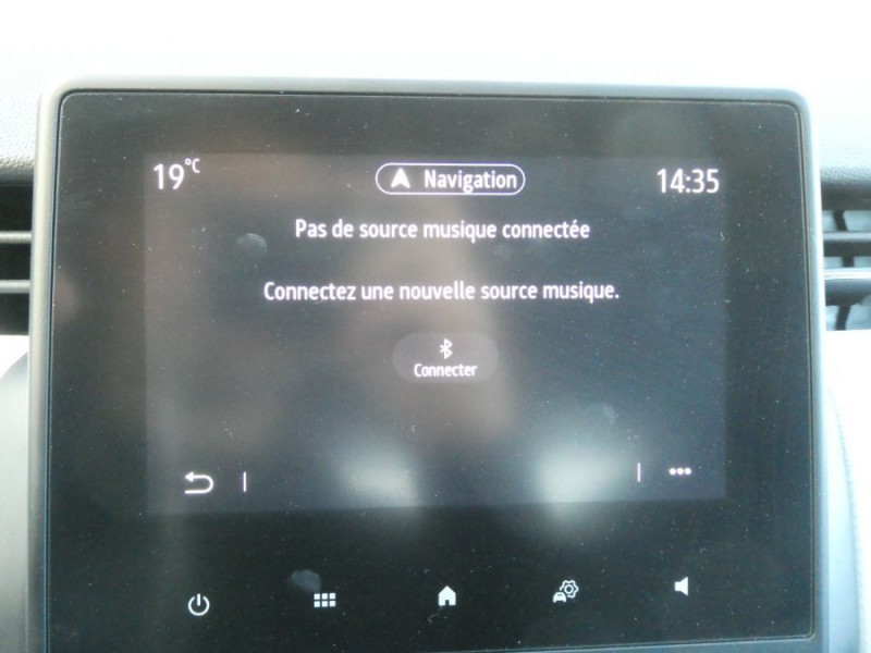 Photo 26 de l'offre de RENAULT CLIO V 1.3 TCe 140 BVM6 TECHNO GPS Camera VT Arr. à 18950€ chez Mérignac auto