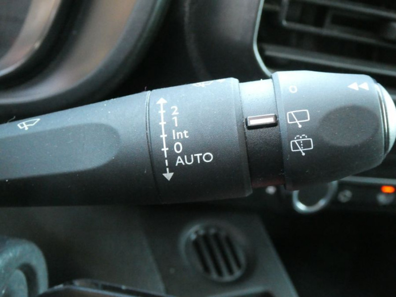 Photo 21 de l'offre de CITROEN BERLINGO 1.5 BlueHDi 100 BVM6 GPS Camera Radars 15450 HT à 15450€ chez Mérignac auto
