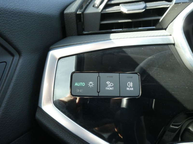 Photo 24 de l'offre de AUDI Q3 SPORTBACK 35 TDI 150 S-TRONIC DESIGN GPS JA18 LED Hayon EL. à 37990€ chez Mérignac auto