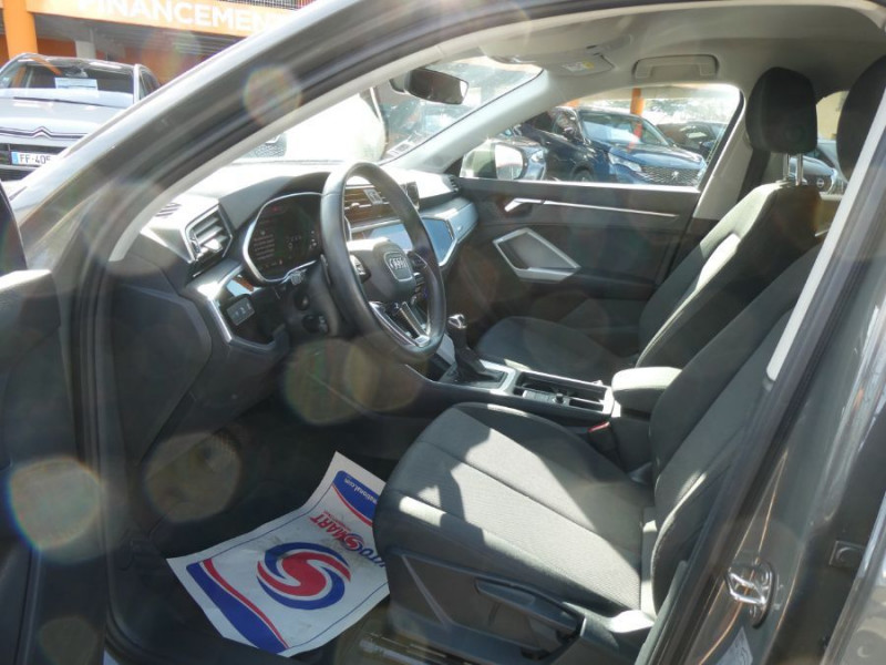 Photo 15 de l'offre de AUDI Q3 SPORTBACK 35 TDI 150 S-TRONIC DESIGN GPS JA18 LED Hayon EL. à 37990€ chez Mérignac auto