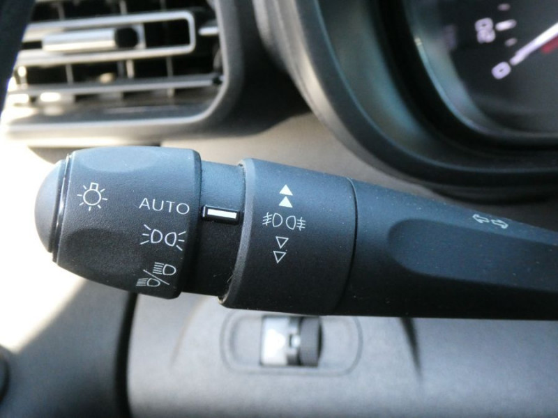 Photo 17 de l'offre de CITROEN BERLINGO 1.5 BlueHDi 100 BVM6 GPS Camera Radars 15450 HT à 15450€ chez Mérignac auto