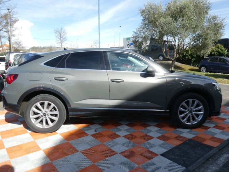 Photo 12 de l'offre de AUDI Q3 SPORTBACK 35 TDI 150 S-TRONIC DESIGN GPS JA18 LED Hayon EL. à 37990€ chez Mérignac auto