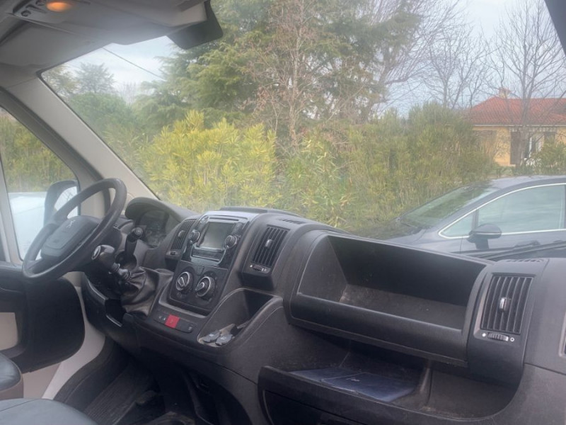 Photo 9 de l'offre de PEUGEOT BOXER L2H2 2.0 BlueHDi 130 BVM6 3T PACK PREMIUM Camera Galerie Attel. 1ère Main 16490HT à 16490€ chez Mérignac auto