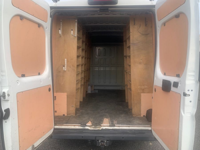 Photo 11 de l'offre de PEUGEOT BOXER L2H2 2.0 BlueHDi 130 BVM6 3T PACK PREMIUM Camera Galerie Attel. 1ère Main 16490HT à 16490€ chez Mérignac auto
