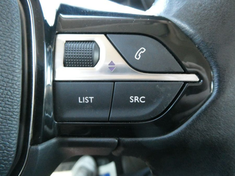 Photo 26 de l'offre de PEUGEOT 2008 II 1.5 BlueHDi 100 BVM6 ALLURE GPS Camera Attel. à 16950€ chez Mérignac auto