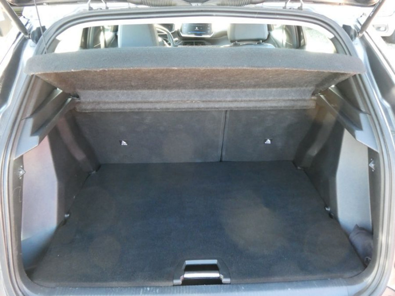 Photo 15 de l'offre de PEUGEOT 2008 II 1.5 BlueHDi 100 BVM6 ALLURE GPS Camera Attel. à 16950€ chez Mérignac auto
