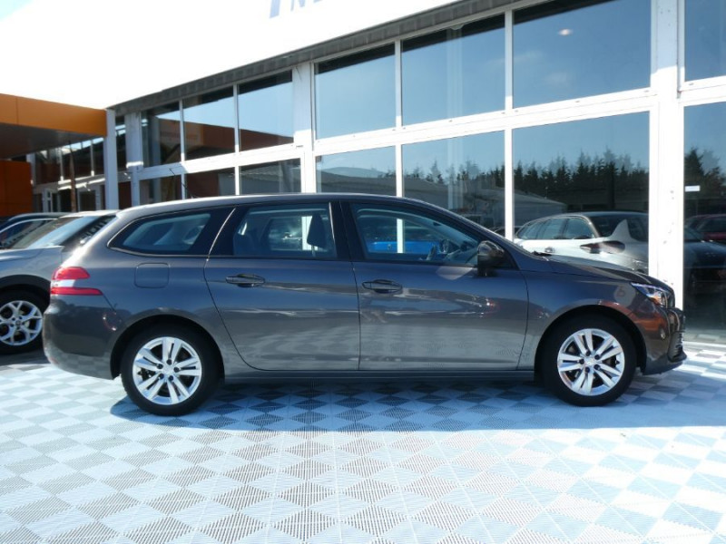 Photo 12 Peugeot 308 SW II 1.2 PureTech 110 BVM6 ACTIVE GPS Radar ESSENCE GRIS PLATINIUM en vente chez Mérignac auto Photo 12 de l'offre de PEUGEOT 308 SW II 1.2 PureTech 110 BVM6 ACTIVE GPS Radar à 11950€ chez Mérignac auto