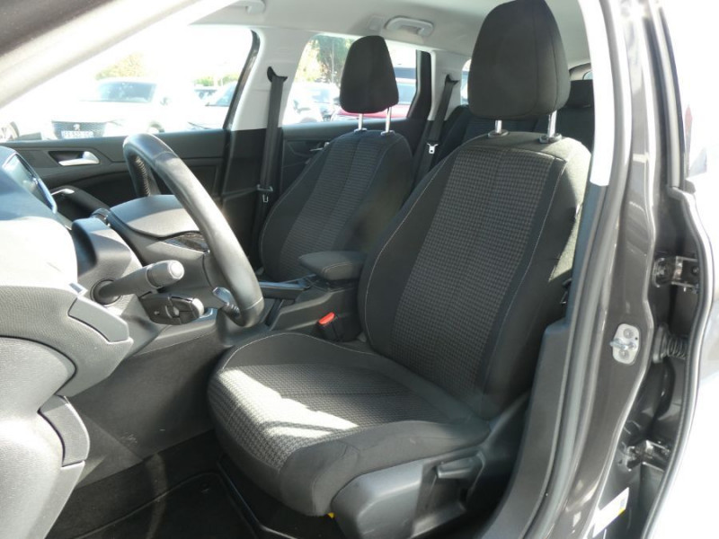 Photo 5 Peugeot 308 SW II 1.2 PureTech 110 BVM6 ACTIVE GPS Radar ESSENCE GRIS PLATINIUM en vente chez Mérignac auto Photo 5 de l'offre de PEUGEOT 308 SW II 1.2 PureTech 110 BVM6 ACTIVE GPS Radar à 11950€ chez Mérignac auto
