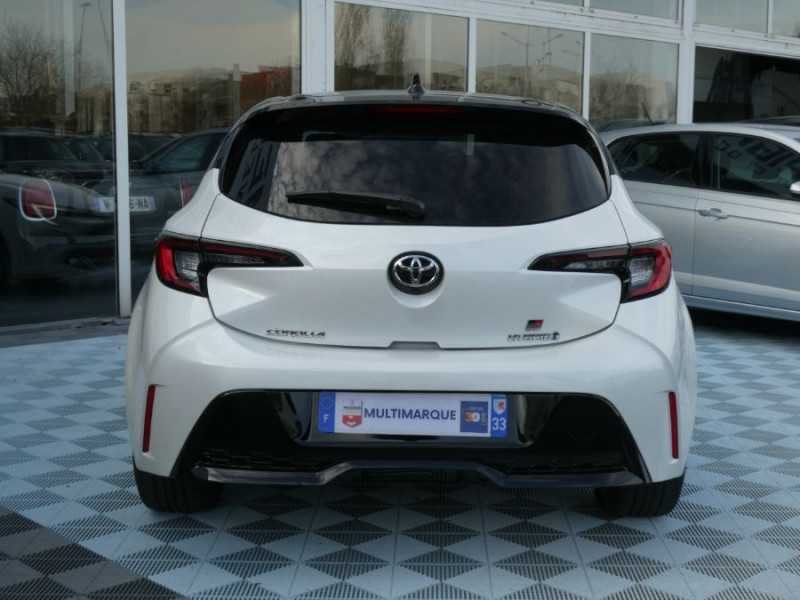 Photo 10 de l'offre de TOYOTA COROLLA (2) XII 1.8 HYBRIDE 140H GR SPORT JA18 1ère Main à 26950€ chez Mérignac auto