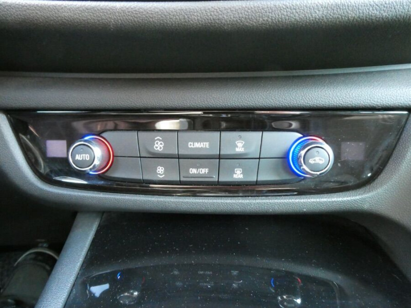 Photo 25 de l'offre de OPEL INSIGNIA GRAND SPORT 1.6 CDTI 136 BVA6 ELITE Camera JA18 Suivi à 12490€ chez Mérignac auto