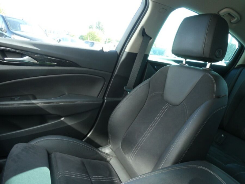 Photo 37 de l'offre de OPEL INSIGNIA GRAND SPORT 1.6 CDTI 136 BVA6 ELITE Camera JA18 Suivi à 12490€ chez Mérignac auto