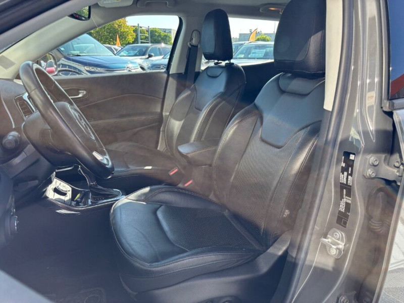 Photo 11 de l'offre de JEEP COMPASS 1.3 PHEV T4 190 BVA6 4XE HYBRIDE LIMITED AWD CUIR SEM GPS Camera 1ère Main à 18950€ chez Mérignac auto