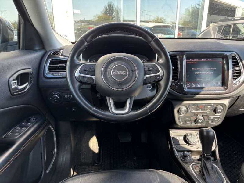 Photo 4 de l'offre de JEEP COMPASS 1.3 PHEV T4 190 BVA6 4XE HYBRIDE LIMITED AWD CUIR SEM GPS Camera 1ère Main à 18950€ chez Mérignac auto