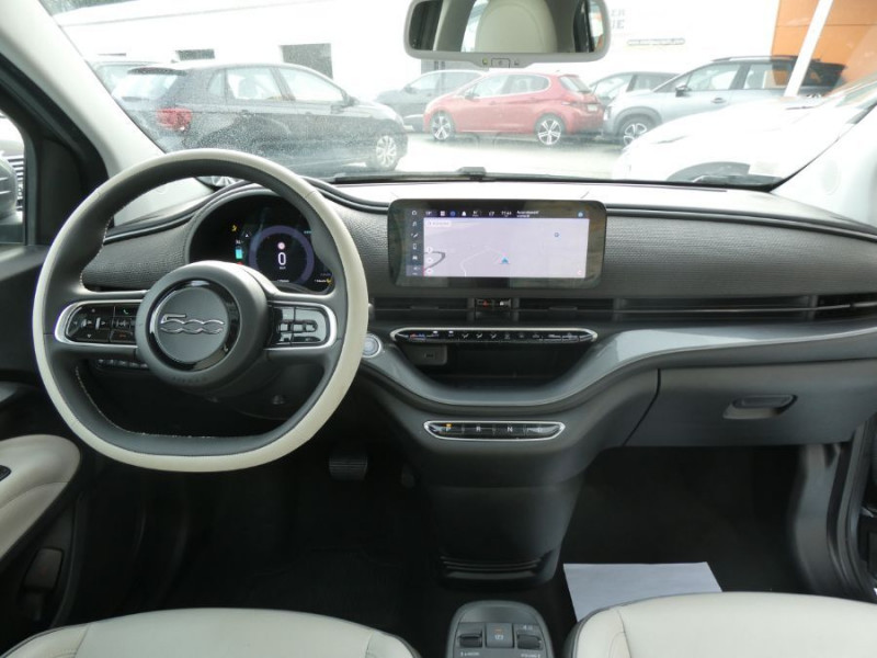 Photo 4 Fiat 500 III E 118 42KWH LA PRIMA Toit Pano Camera ELECTRIQUE GRIS MINÉRAL en vente chez Mérignac auto Photo 4 de l'offre de FIAT 500 III E 118 42KWH LA PRIMA Toit Pano Camera à 18450€ chez Mérignac auto