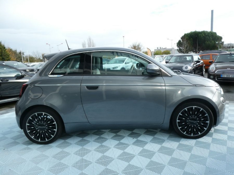 Photo 10 Fiat 500 III E 118 42KWH LA PRIMA Toit Pano Camera ELECTRIQUE GRIS MINÉRAL en vente chez Mérignac auto Photo 10 de l'offre de FIAT 500 III E 118 42KWH LA PRIMA Toit Pano Camera à 18450€ chez Mérignac auto
