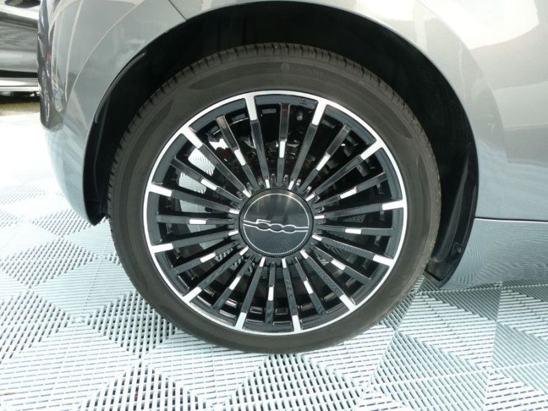 Photo 15 Fiat 500 III E 118 42KWH LA PRIMA Toit Pano Camera ELECTRIQUE GRIS MINÉRAL en vente chez Mérignac auto Photo 15 de l'offre de FIAT 500 III E 118 42KWH LA PRIMA Toit Pano Camera à 18450€ chez Mérignac auto