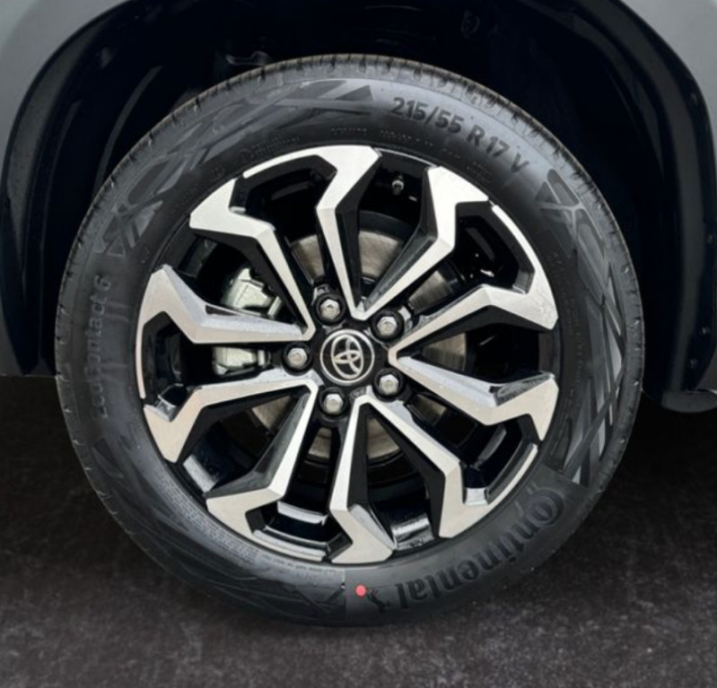 Photo 9 de l'offre de TOYOTA YARIS CROSS 1.5 HYBRIDE 116H BVA DESIGN SC JA17 Camera Key Less ACC à 27490€ chez Mérignac auto