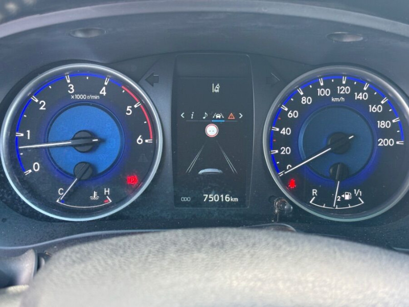 Photo 20 de l'offre de TOYOTA HILUX 2.4 150 D-4D BVM6 4WD X-TRA CABINE Hard Top Camera Attel. 29990HT à 35988€ chez Mérignac auto