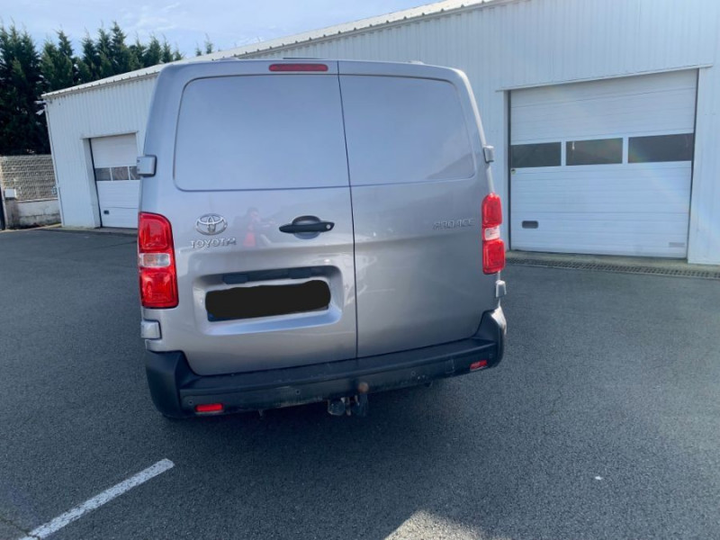 Photo 9 de l'offre de TOYOTA PROACE VAN 2.0 D-4D 145 BVM6 L2 VX Attel. 22490.H.T. à 22490€ chez Mérignac auto