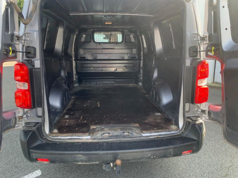 Photo 5 de l'offre de TOYOTA PROACE VAN 2.0 D-4D 145 BVM6 L2 VX Attel. 22490.H.T. à 22490€ chez Mérignac auto