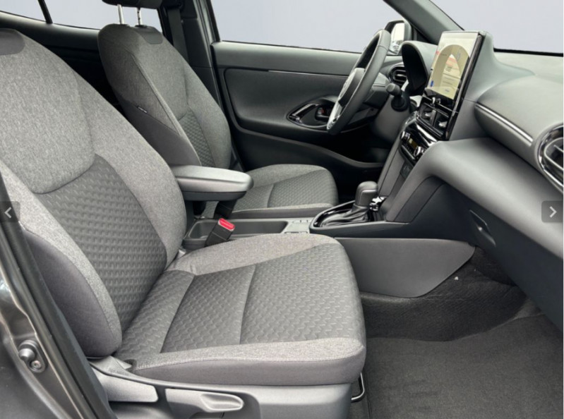 Photo 11 de l'offre de TOYOTA YARIS CROSS 1.5 HYBRIDE 116H BVA DESIGN SC JA17 Camera Key Less ACC à 27490€ chez Mérignac auto