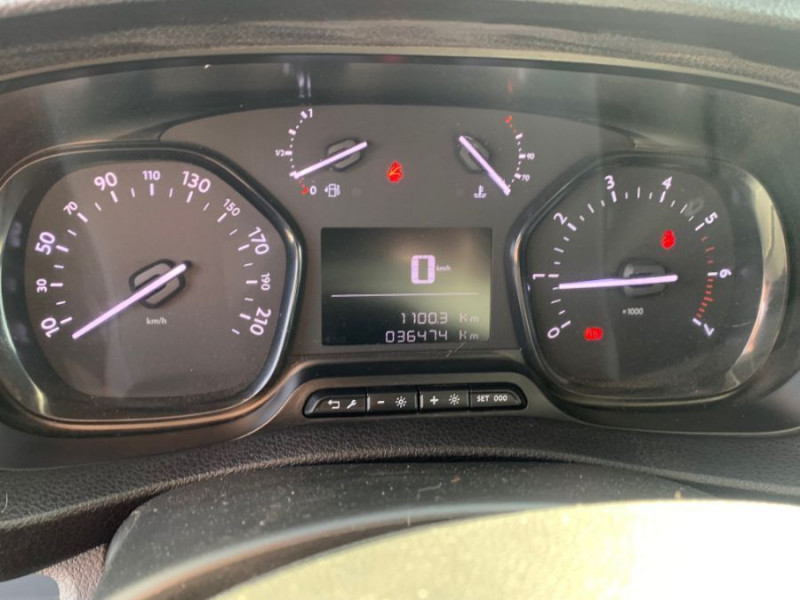 Photo 17 de l'offre de TOYOTA PROACE VAN 2.0 D-4D 145 BVM6 L2 VX Attel. 22490.H.T. à 22490€ chez Mérignac auto