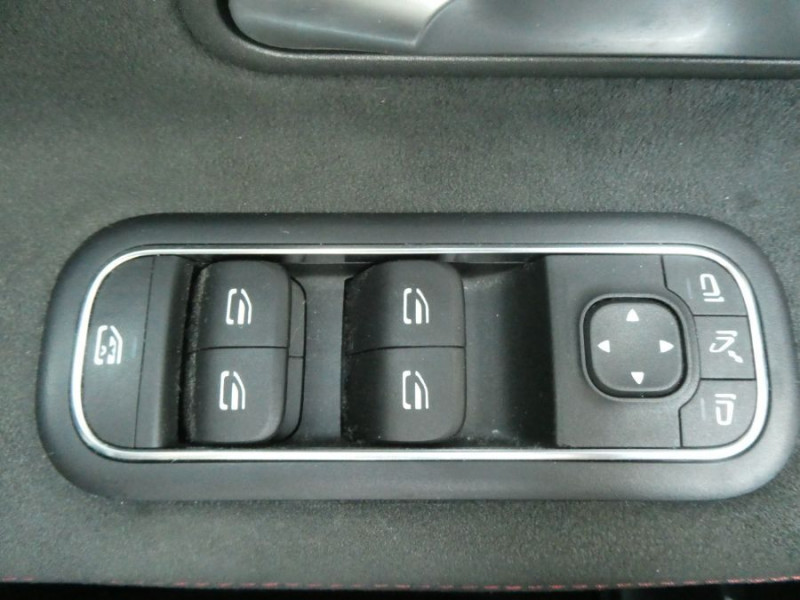 Photo 32 de l'offre de MERCEDES-BENZ CLASSE A IV 200D 150 8G-DCT 4MATIC AMG LINE Pack Premium Plus TOE à 33890€ chez Mérignac auto