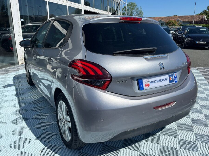 Photo 9 de l'offre de PEUGEOT 208 1.2 PureTech 82 SIGNATURE GPS Radar RER à 11200€ chez Mérignac auto