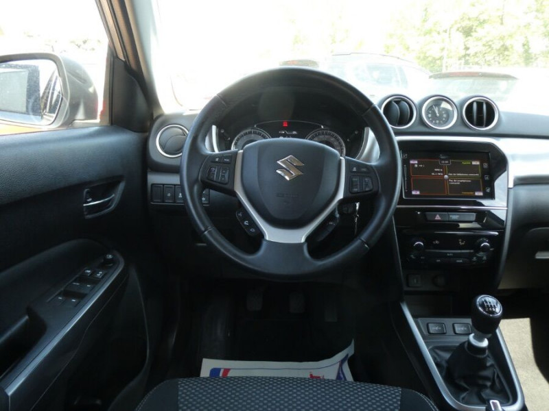 Photo 4 de l'offre de SUZUKI VITARA 1.4 BOOSTERJET 129 BVM6 HYBRID PRIVILEGE Caméra à 14950€ chez Mérignac auto