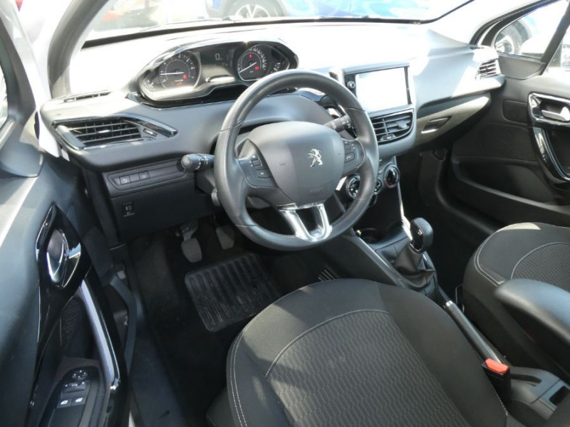 Photo 14 de l'offre de PEUGEOT 208 1.2 PureTech 82 ACTIVE BUSINESS GPS Radar à 10970€ chez Mérignac auto