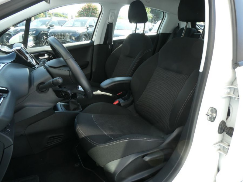 Photo 5 de l'offre de PEUGEOT 208 1.2 PureTech 82 ACTIVE BUSINESS GPS Radar à 10690€ chez Mérignac auto
