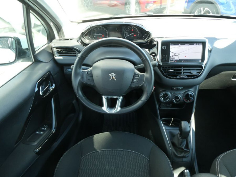 Photo 4 de l'offre de PEUGEOT 208 1.2 PureTech 82 ACTIVE BUSINESS GPS Radar à 10690€ chez Mérignac auto