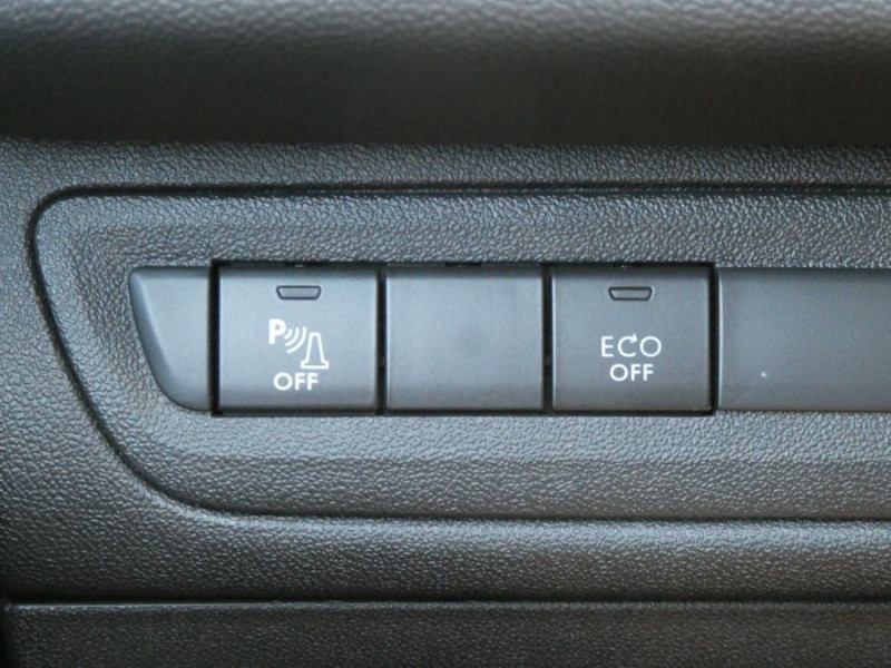 Photo 28 de l'offre de PEUGEOT 208 1.2 PureTech 82 ACTIVE BUSINESS GPS Radar à 10970€ chez Mérignac auto