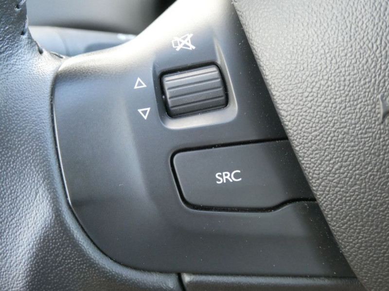 Photo 23 de l'offre de PEUGEOT 208 1.2 PureTech 82 ACTIVE BUSINESS GPS Radar à 10970€ chez Mérignac auto