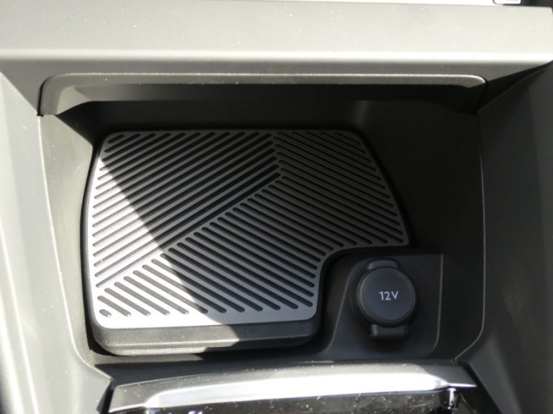 Photo 24 de l'offre de CITROEN C4 1.5 BlueHDi 130 EAT8 MAX Camera ADML JA18 à 26450€ chez Mérignac auto
