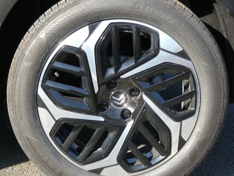 Photo 27 de l'offre de CITROEN C4 1.5 BlueHDi 130 EAT8 MAX Camera ADML JA18 à 26450€ chez Mérignac auto