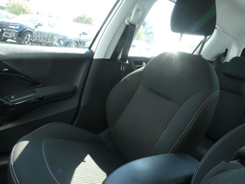 Photo 32 de l'offre de PEUGEOT 208 1.2 PureTech 82 ACTIVE BUSINESS GPS Radar à 10970€ chez Mérignac auto