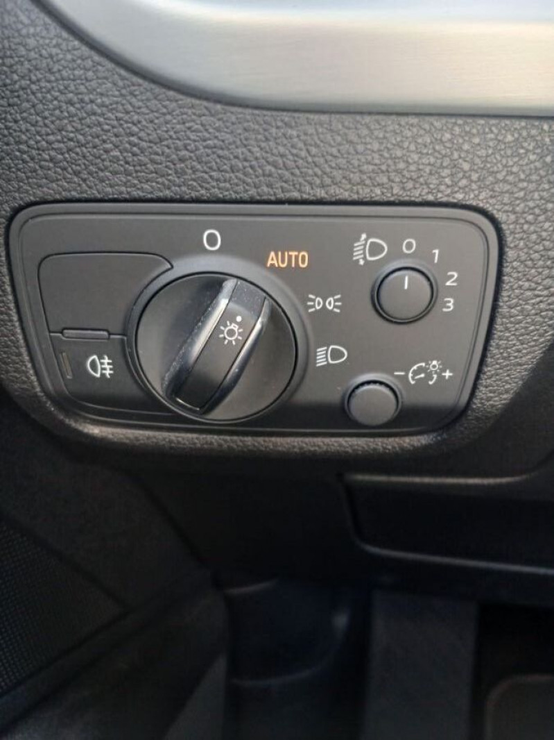 Photo 12 de l'offre de AUDI Q2 30 TFSI 116 BVM6 SPORT Key Less JA17 Hayon EL. à 17950€ chez Mérignac auto