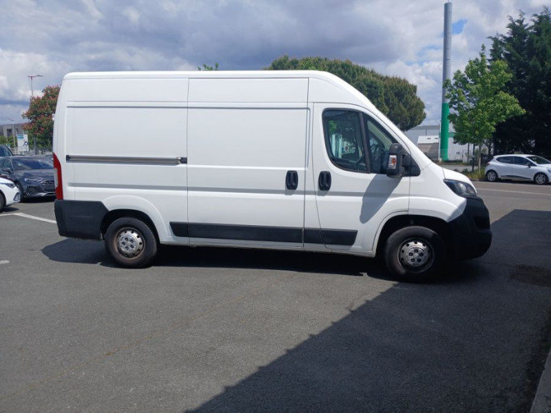 Photo 2 de l'offre de PEUGEOT BOXER 335 L2H2 2.2 BlueHDiI 140 BVM6 PREMIUM Camera 1ère Main 18490HT à 18490€ chez Mérignac auto