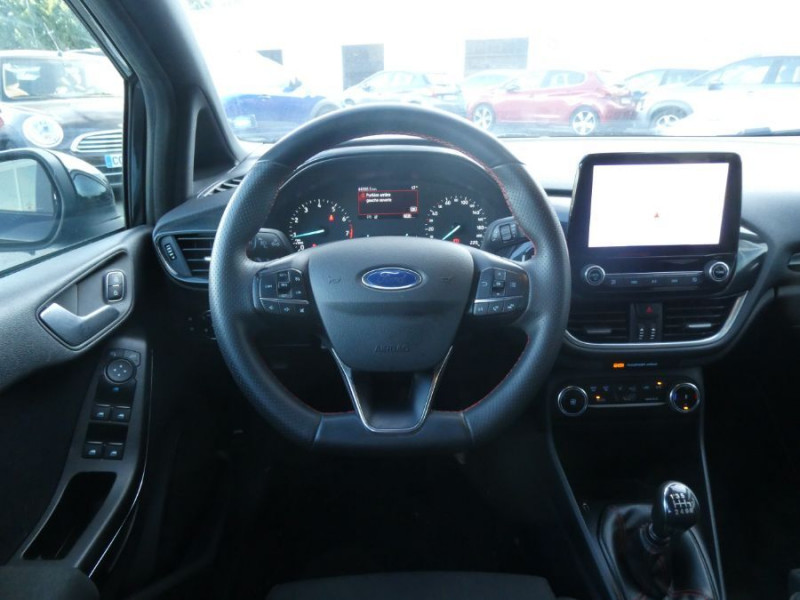 Photo 4 de l'offre de FORD FIESTA 1.0 Flexifuel 95 BVM6 ST-LINE 5P Camera Key Less JA17 Attel. à 15950€ chez Mérignac auto