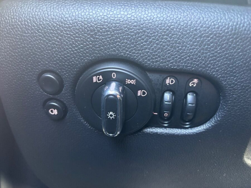 Photo 20 de l'offre de MINI MINI CABRIOLET III 1.5i 136 BVA7 (F56) COOPER GPS Hifi Camera Key Less à 27480€ chez Mérignac auto