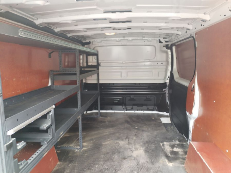 Photo 12 de l'offre de RENAULT TRAFIC FOURGON III 1.6 DCi 120 BV6 L2H1 2T9 1200 GRAND CONFORT 21450.H.T à 21450€ chez Mérignac auto