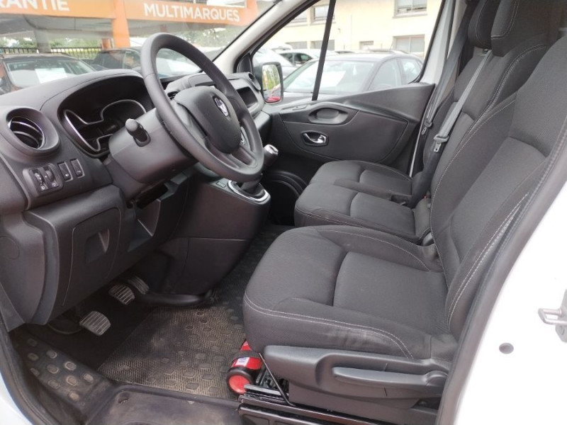 Photo 4 de l'offre de RENAULT TRAFIC FOURGON III 1.6 DCi 120 BV6 L2H1 2T9 1200 GRAND CONFORT 21450.H.T à 21450€ chez Mérignac auto