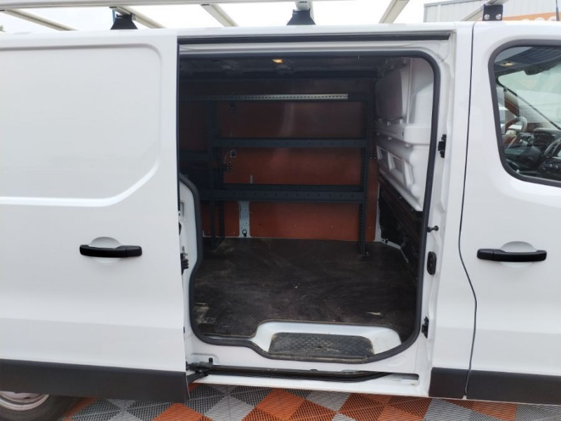 Photo 13 de l'offre de RENAULT TRAFIC FOURGON III 1.6 DCi 120 BV6 L2H1 2T9 1200 GRAND CONFORT 21450.H.T à 21450€ chez Mérignac auto