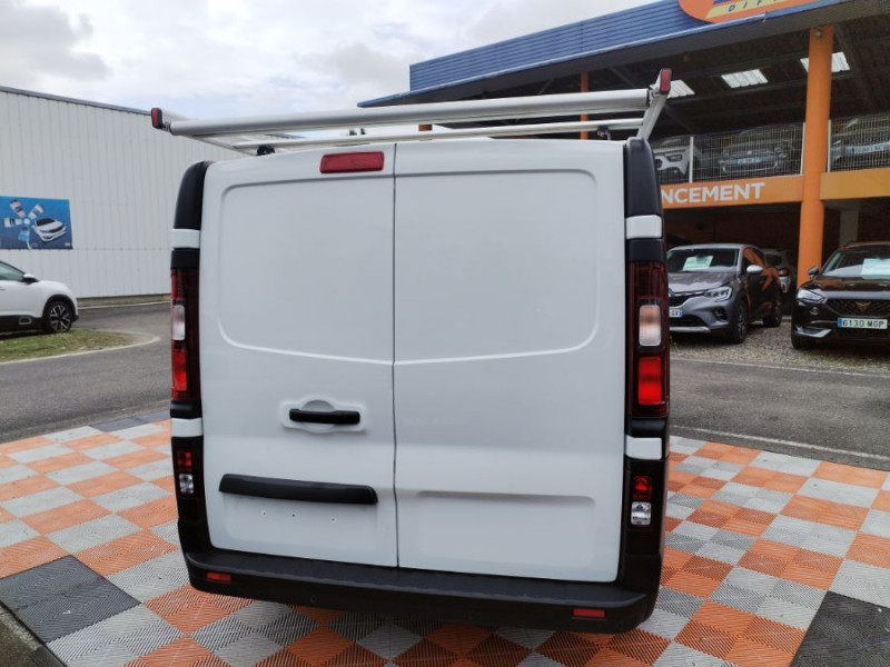 Photo 11 de l'offre de RENAULT TRAFIC FOURGON III 1.6 DCi 120 BV6 L2H1 2T9 1200 GRAND CONFORT 21450.H.T à 21450€ chez Mérignac auto