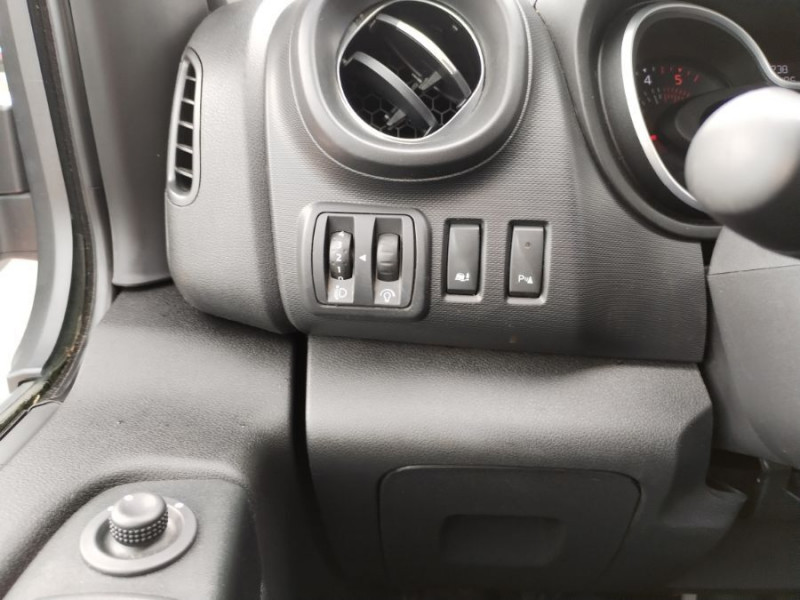 Photo 17 de l'offre de RENAULT TRAFIC FOURGON III 1.6 DCi 120 BV6 L2H1 2T9 1200 GRAND CONFORT 21450.H.T à 21450€ chez Mérignac auto